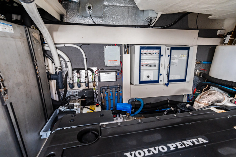 Emerald Yacht Photos Pics 