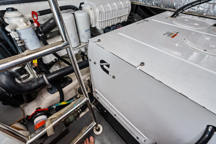 Emerald Yacht Photos Pics 