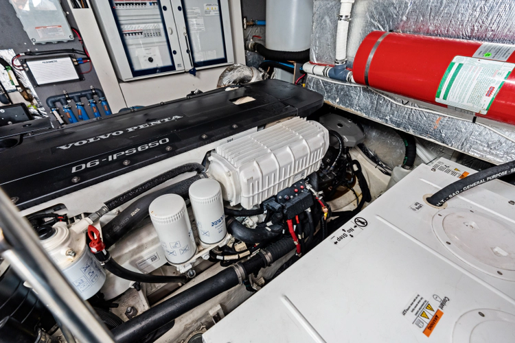 Emerald Yacht Photos Pics 