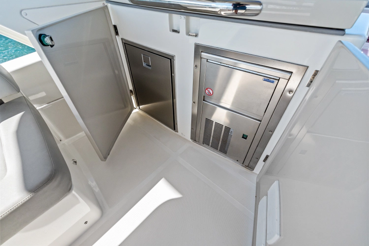 Emerald Yacht Photos Pics 