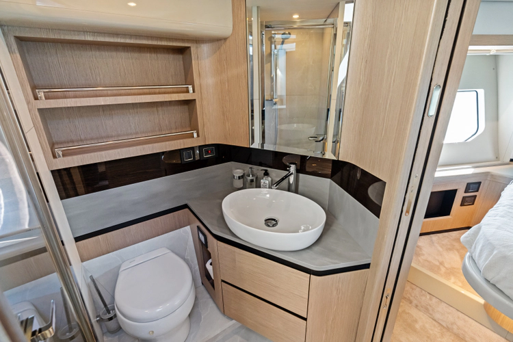 Emerald Yacht Photos Pics 