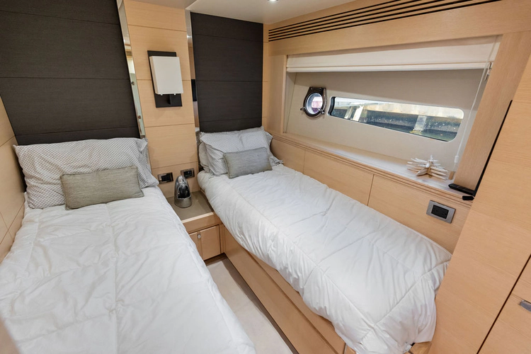 Miss Ingrid Yacht Photos Pics 