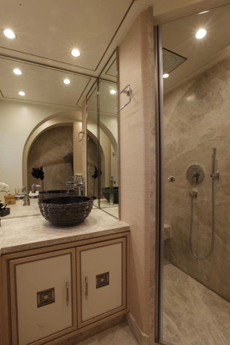 In Love Yacht Photos Pics 