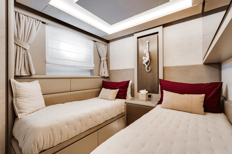 Serendipity Yacht Photos Pics 