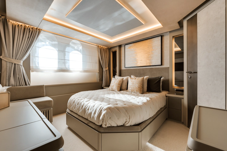 Serendipity Yacht Photos Pics 