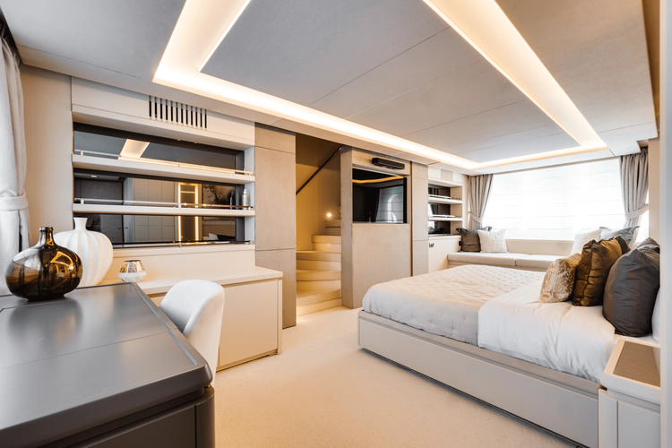 Serendipity Yacht Photos Pics 