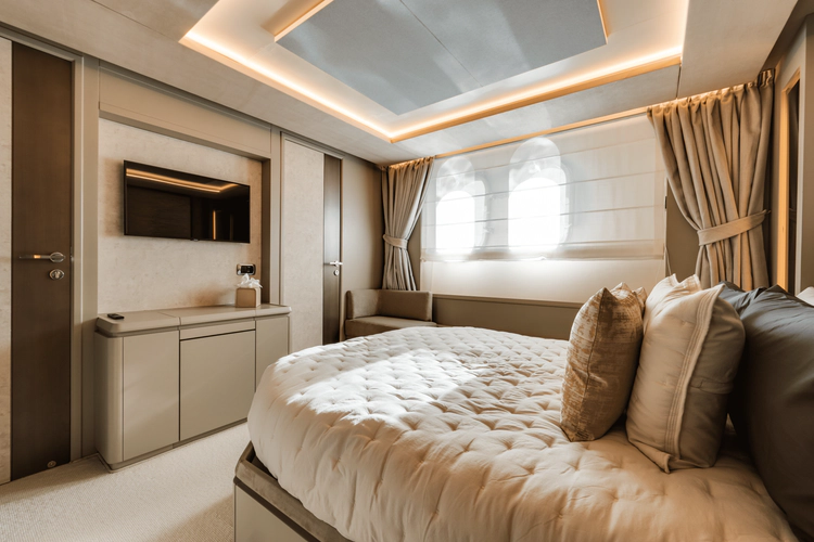 Serendipity Yacht Photos Pics 