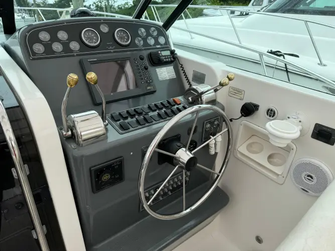 Vixen Yacht Photos Pics 
