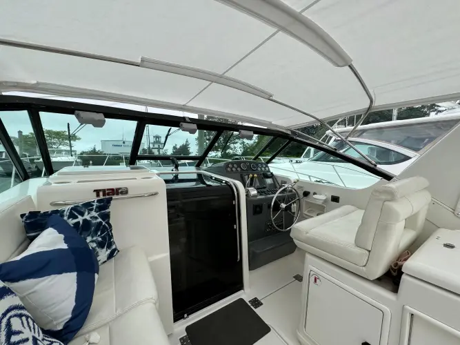 Vixen Yacht Photos Pics 
