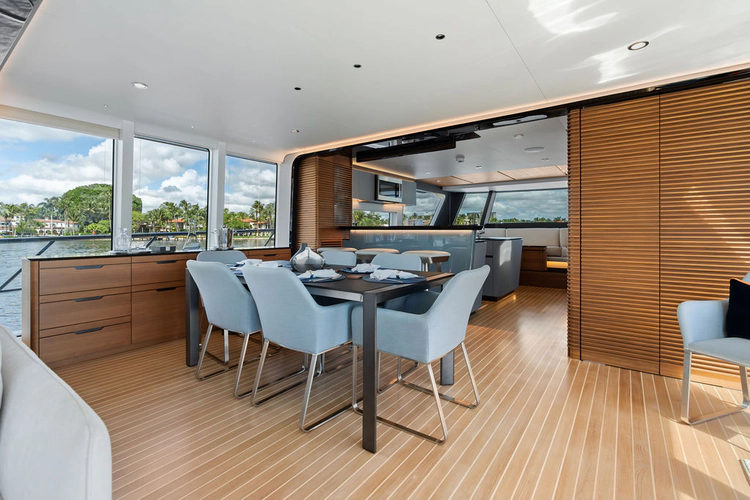 Reunion Yacht Photos Pics 