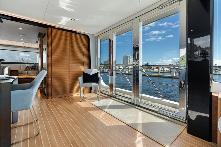 Reunion Yacht Photos Pics 