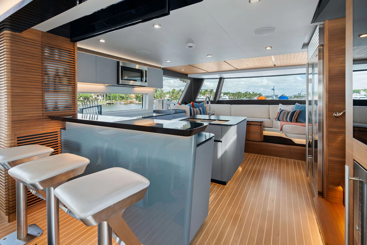 Reunion Yacht Photos Pics 