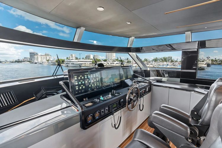 Reunion Yacht Photos Pics 