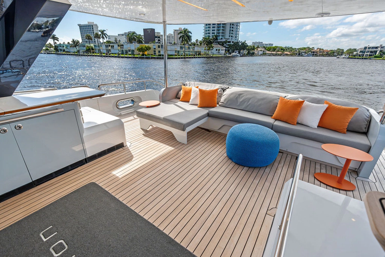 Reunion Yacht Photos Pics 