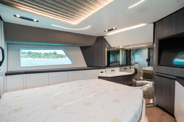 Maori 64 Yacht Photos Pics 