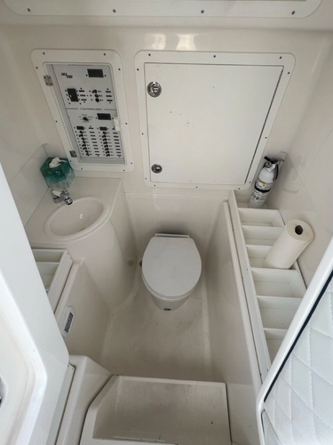 With Seakeeper Yacht Photos Pics 