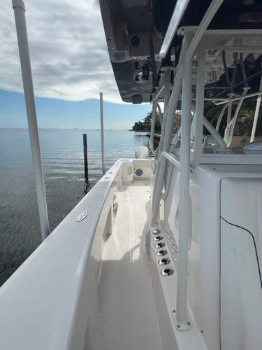 With Seakeeper Yacht Photos Pics 