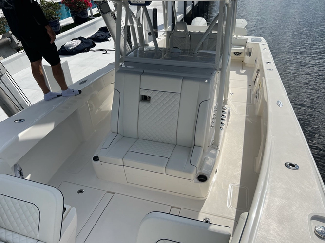 With Seakeeper Yacht Photos Pics 