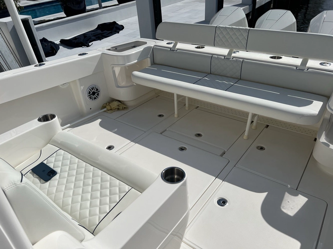 With Seakeeper Yacht Photos Pics 