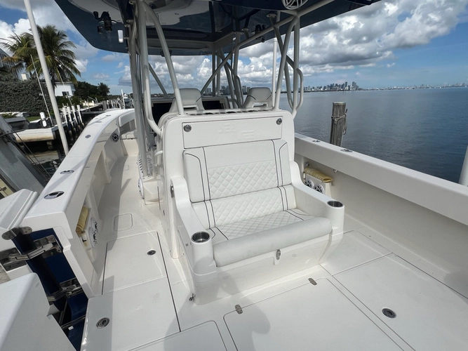 With Seakeeper Yacht Photos Pics 