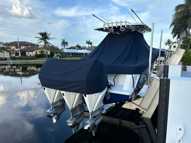 With Seakeeper Yacht Photos Pics 