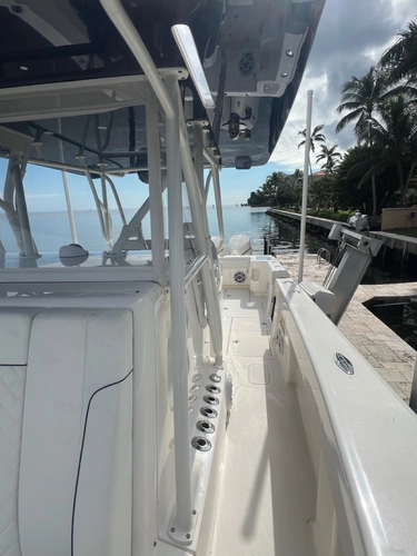 With Seakeeper Yacht Photos Pics 