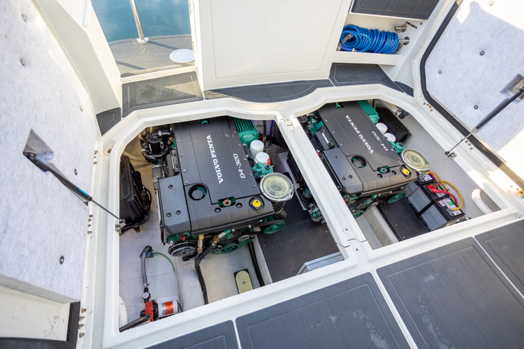 Stay Thirsty Yacht Photos Pics 