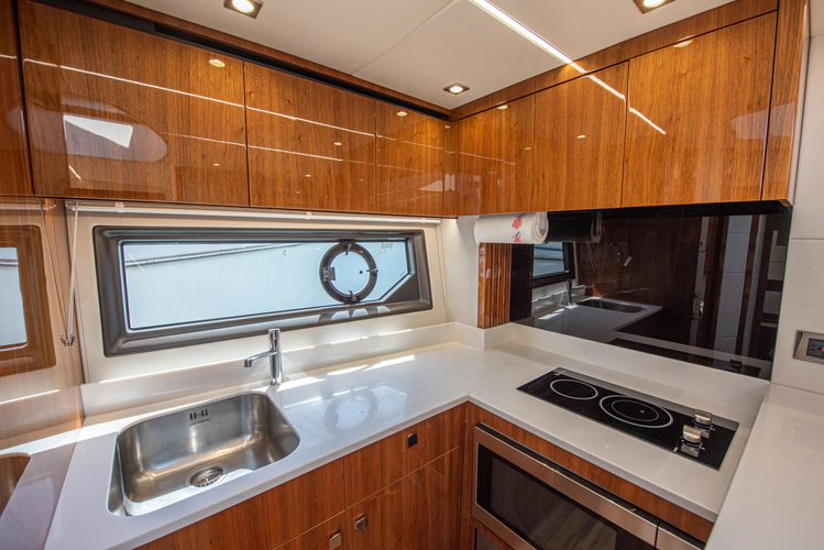 Dulzura Yacht Photos Pics 