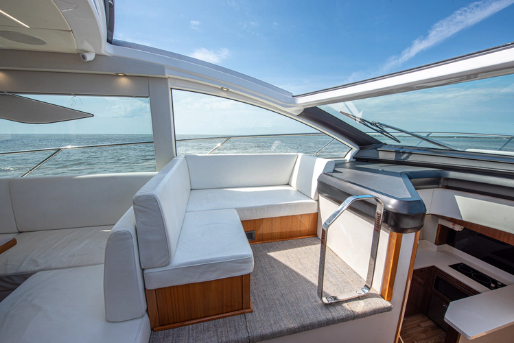 Dulzura Yacht Photos Pics 