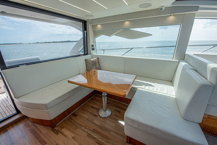 Dulzura Yacht Photos Pics 