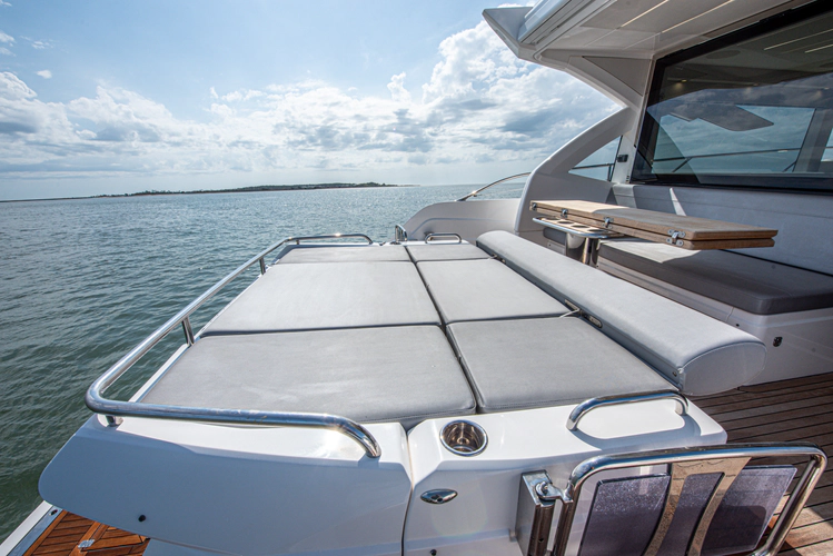 Dulzura Yacht Photos Pics 