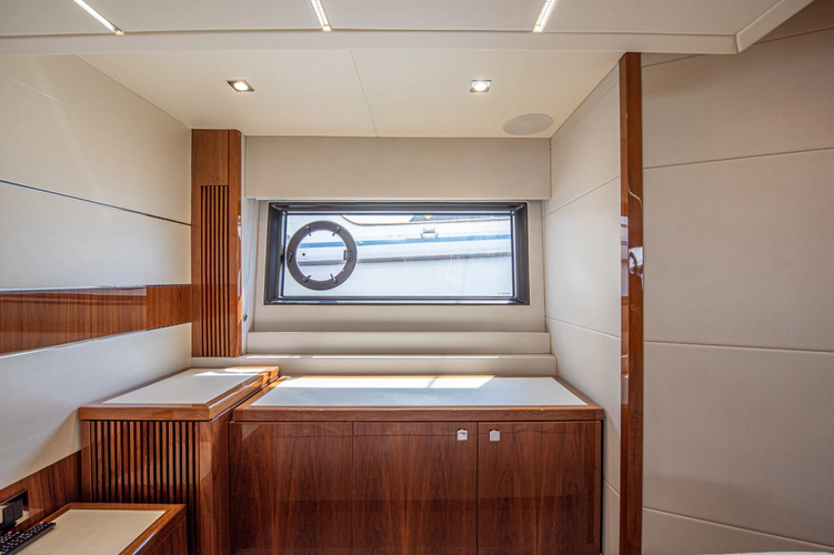 Dulzura Yacht Photos Pics 