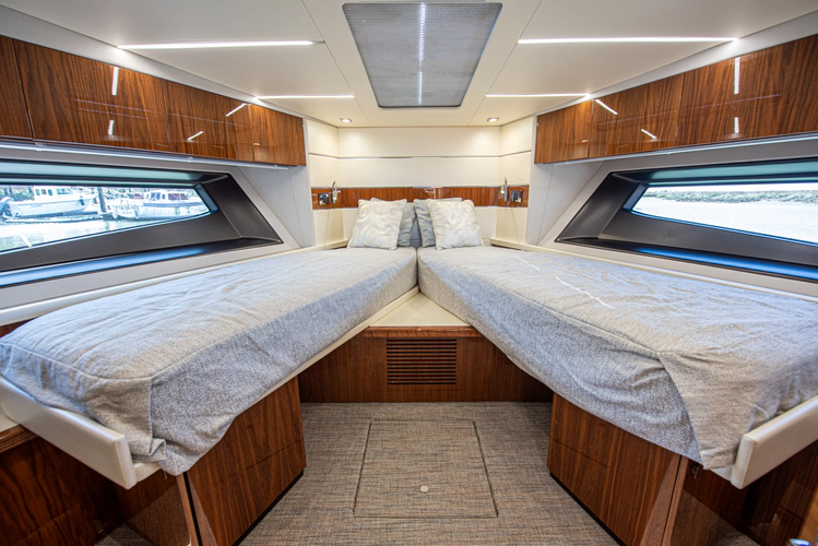 Dulzura Yacht Photos Pics 