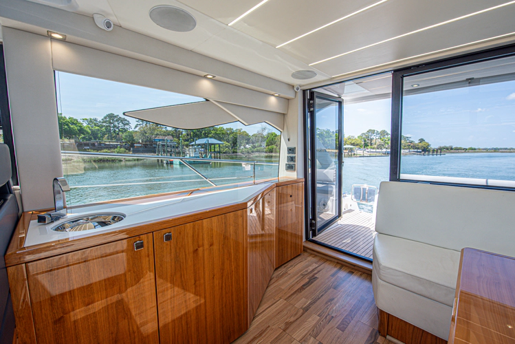 Dulzura Yacht Photos Pics 