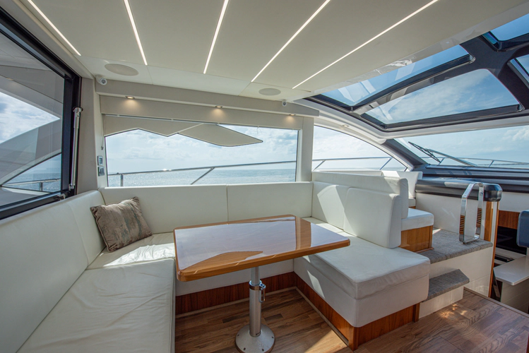 Dulzura Yacht Photos Pics 