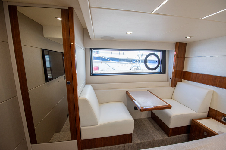 Dulzura Yacht Photos Pics 