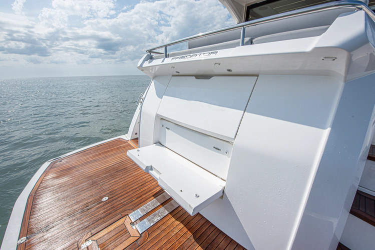 Dulzura Yacht Photos Pics 