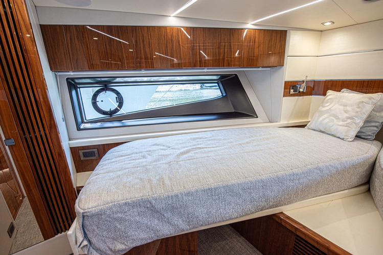 Dulzura Yacht Photos Pics 