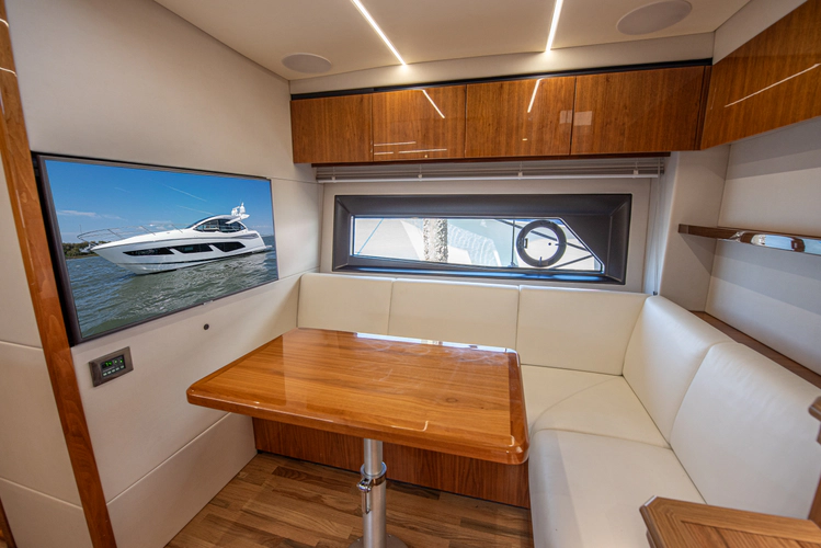 Dulzura Yacht Photos Pics 