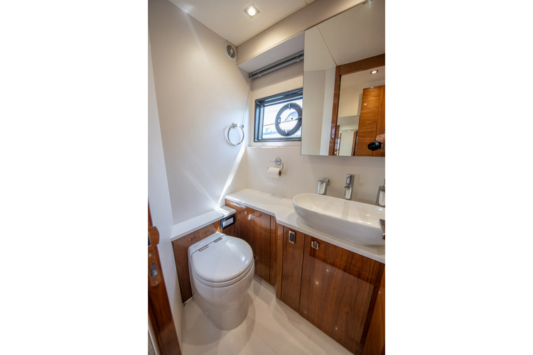 Dulzura Yacht Photos Pics 