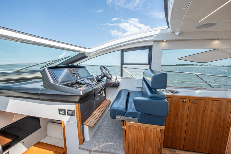 Dulzura Yacht Photos Pics 