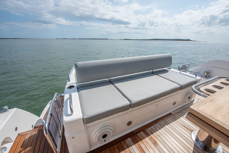 Dulzura Yacht Photos Pics 