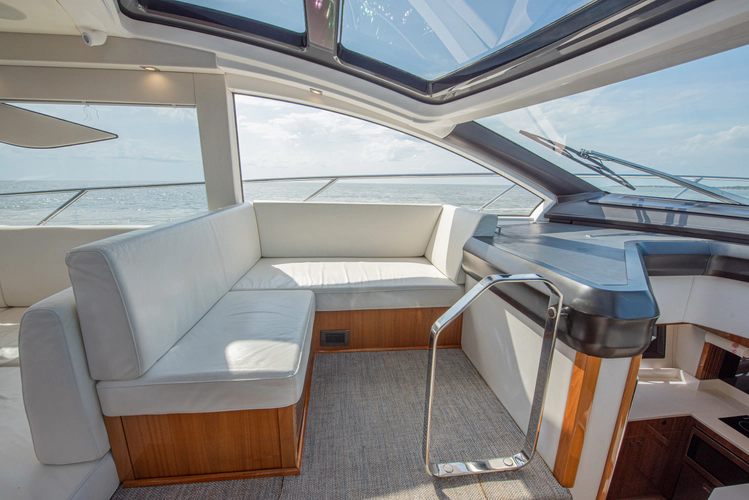 Dulzura Yacht Photos Pics 