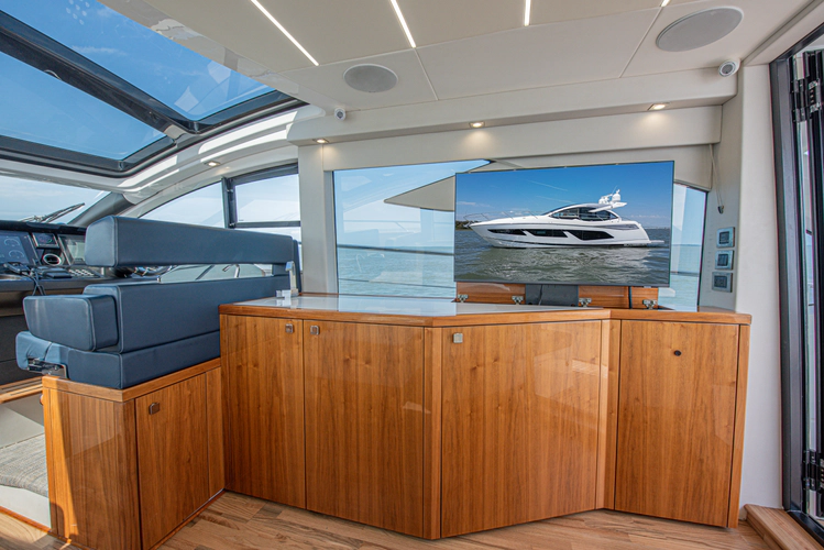 Dulzura Yacht Photos Pics 