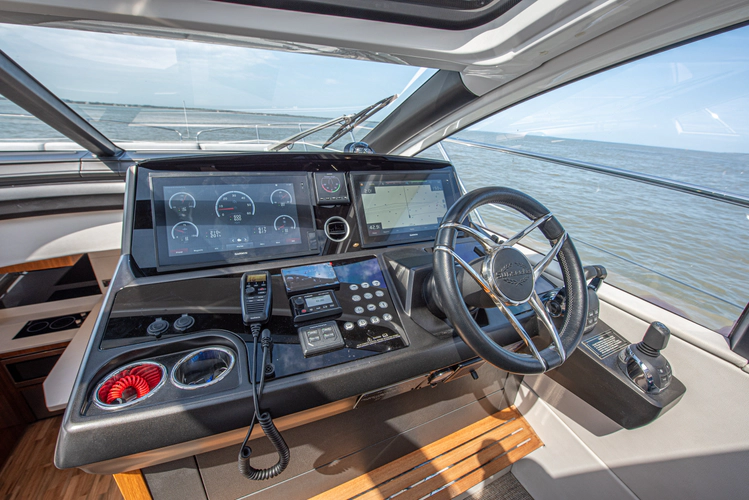 Dulzura Yacht Photos Pics 