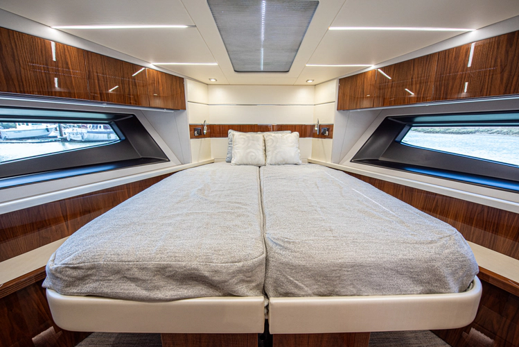 Dulzura Yacht Photos Pics 