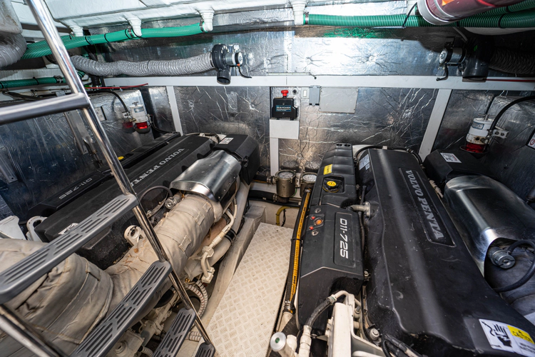 Forever Recess Yacht Photos Pics 