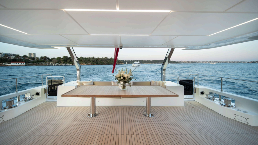 Nomad 101 Yacht Photos Pics 