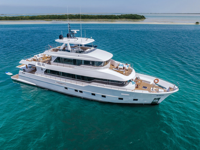 Nomad 101 Yacht Photos Pics 