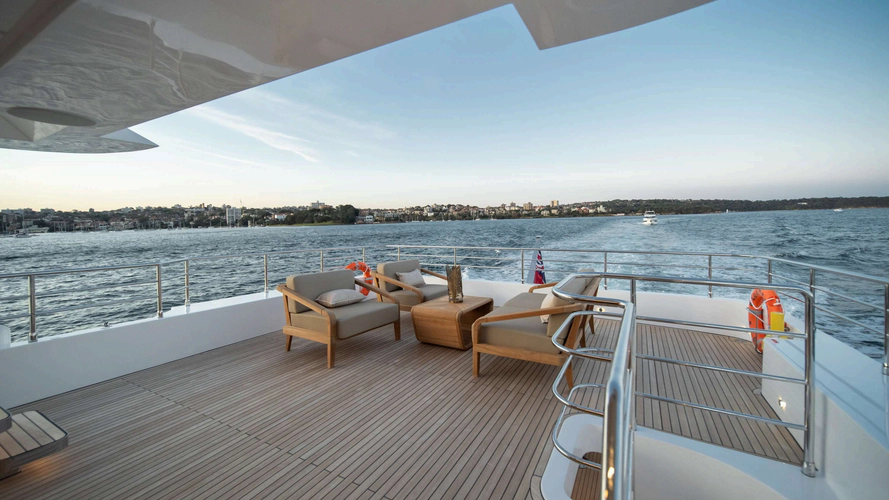 Nomad 101 Yacht Photos Pics 